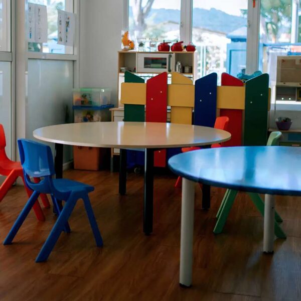 Circle Kids Table